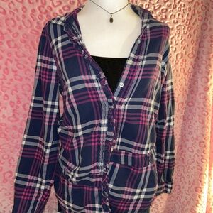 American Eagle Outfitters Navy and Pink Plaid Button-Down Shirt